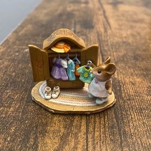 We Forest Folk M-257- Molly’s Closet